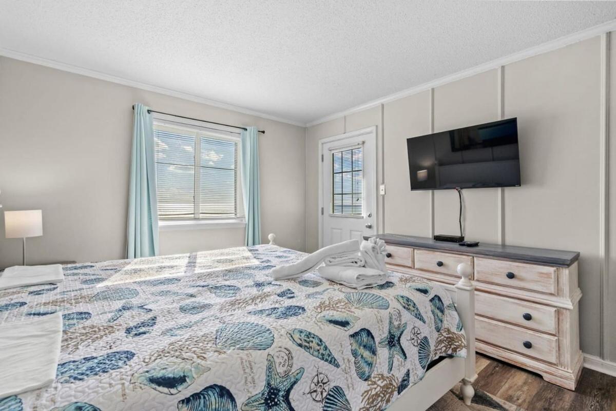 Chateau By The Sea Oceanfront Unit H2