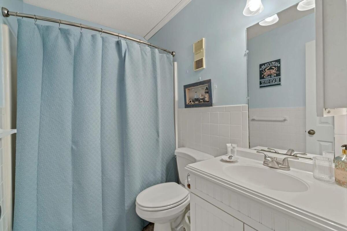 Seafarer Oceanfront Unit 107 *