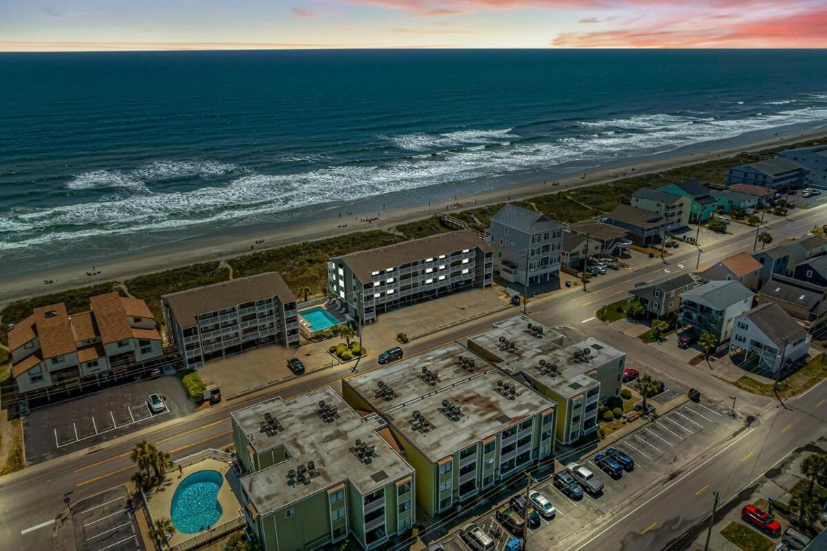 Raintree Oceanfront Unit A1 *