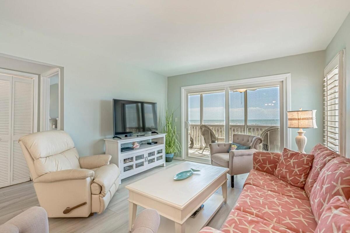 Raintree Oceanfront Unit A1 Holiday home Myrtle Beach