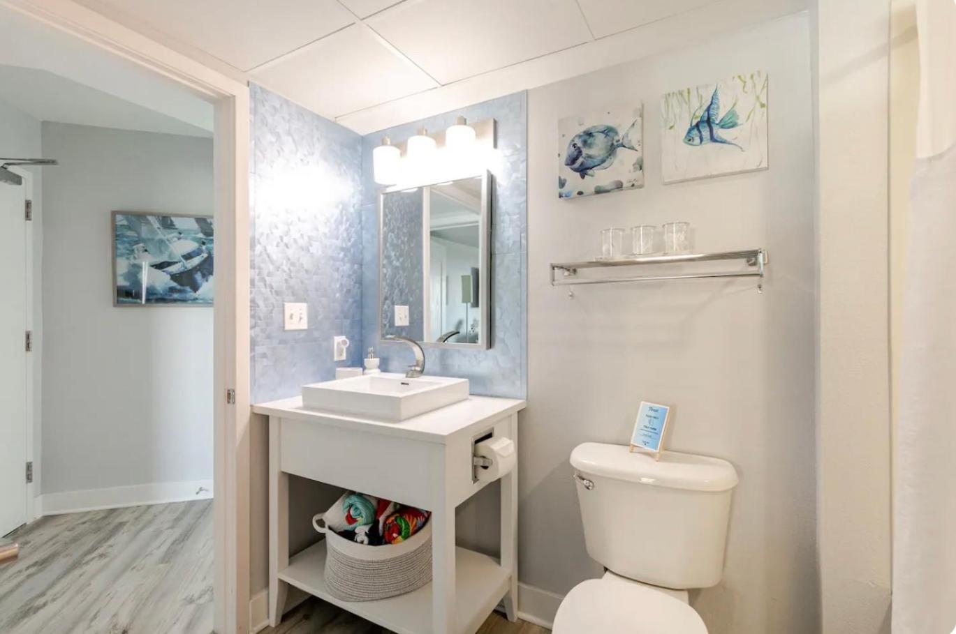 Stylish Oceanview Getaway Modern 1br At Carolinian Resort