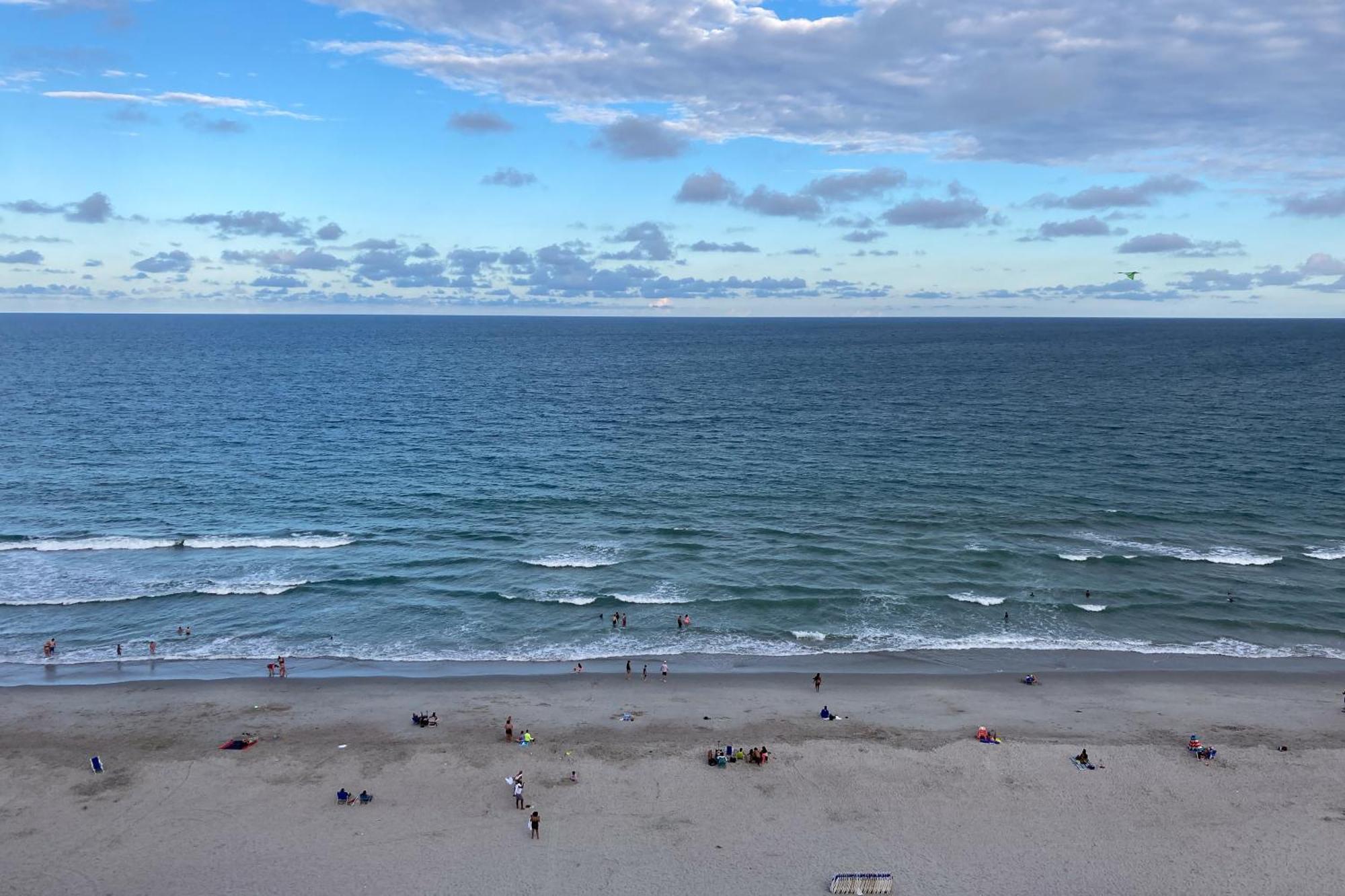 Hotel Sandcastle South 1102 *