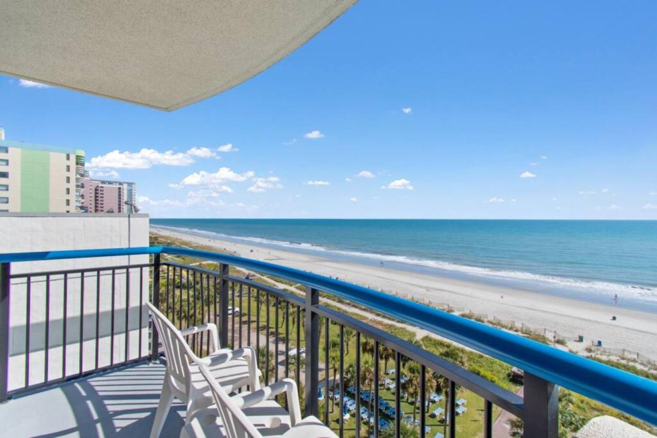 Oceanfront End-condo W Retro Game Console Pools Apartment