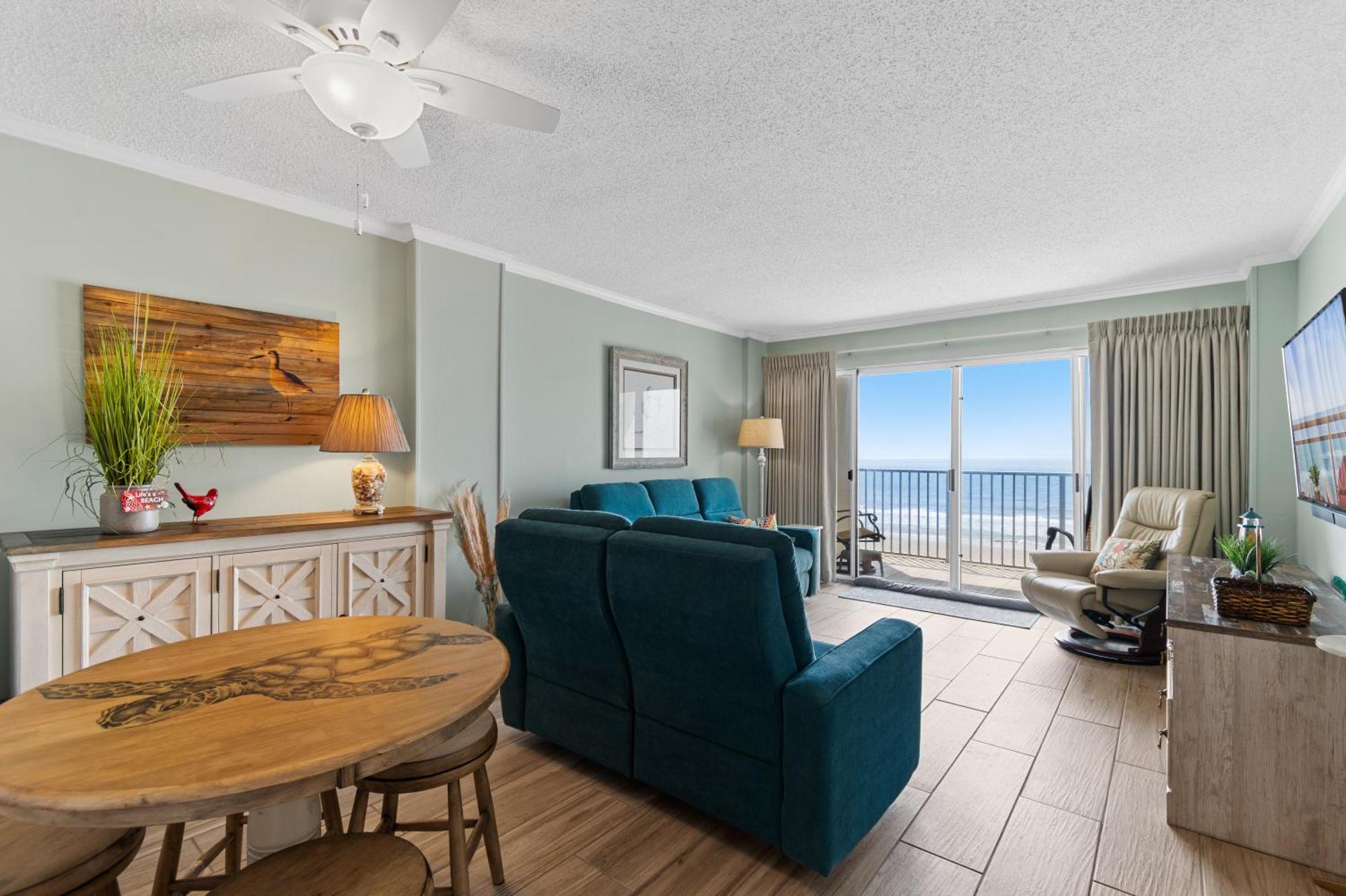 Apartment Oceanfront Delight *