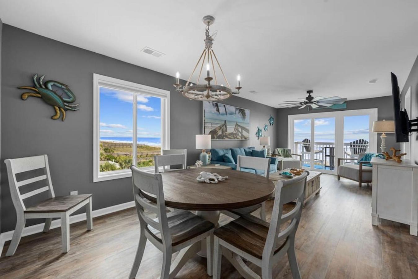 Oceanfront Near Main St - Pool - Totally Beachin Apartment *