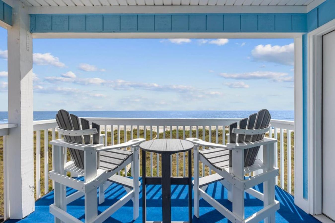 Apartment Oceanfront Near Main St - Pool - Totally Beachin