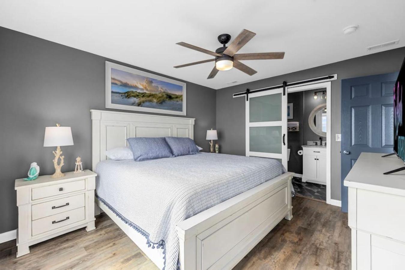 Oceanfront Near Main St - Pool - Totally Beachin Myrtle Beach