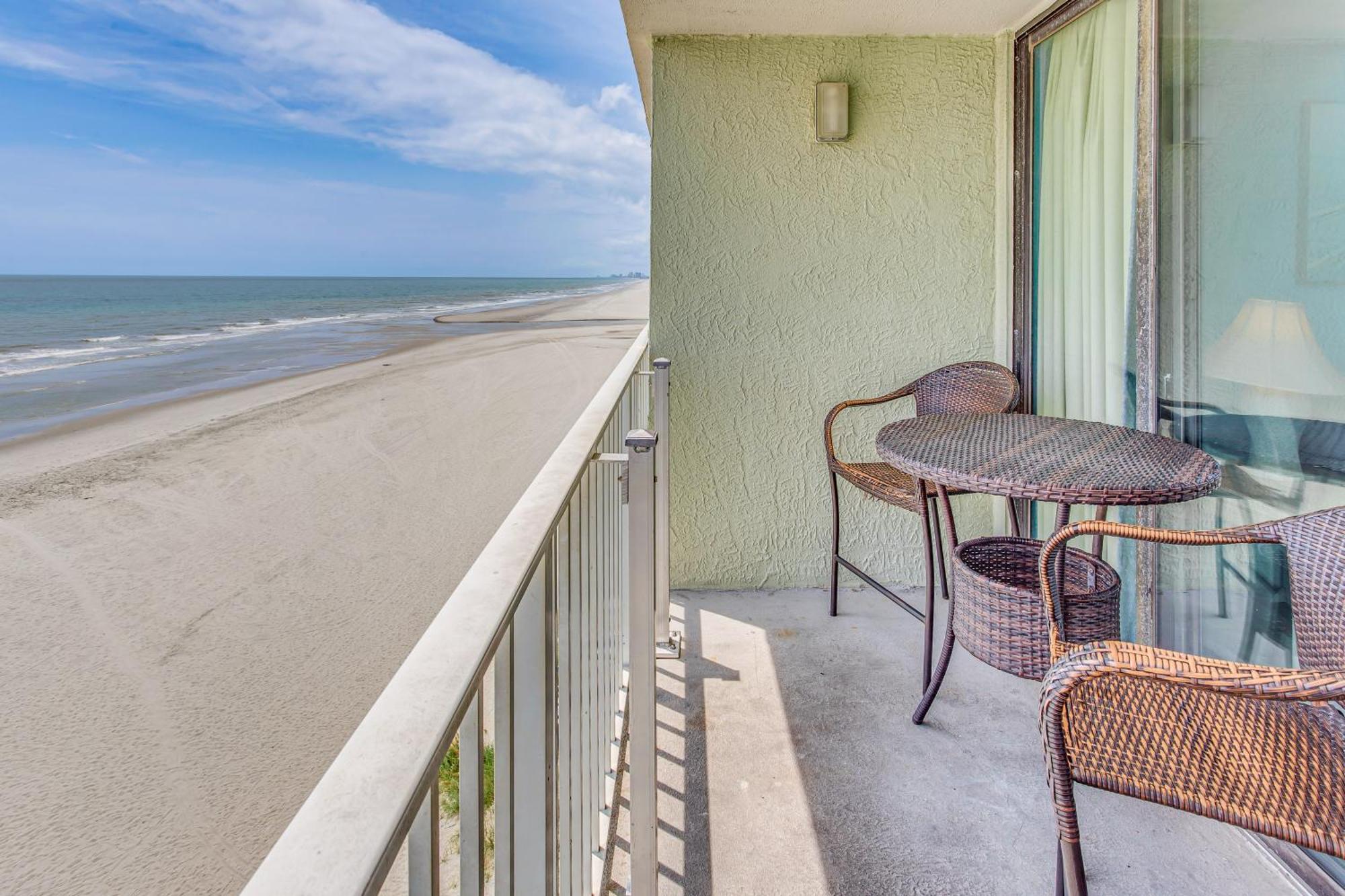 Myrtle Oceanfront With Perks! Apartment