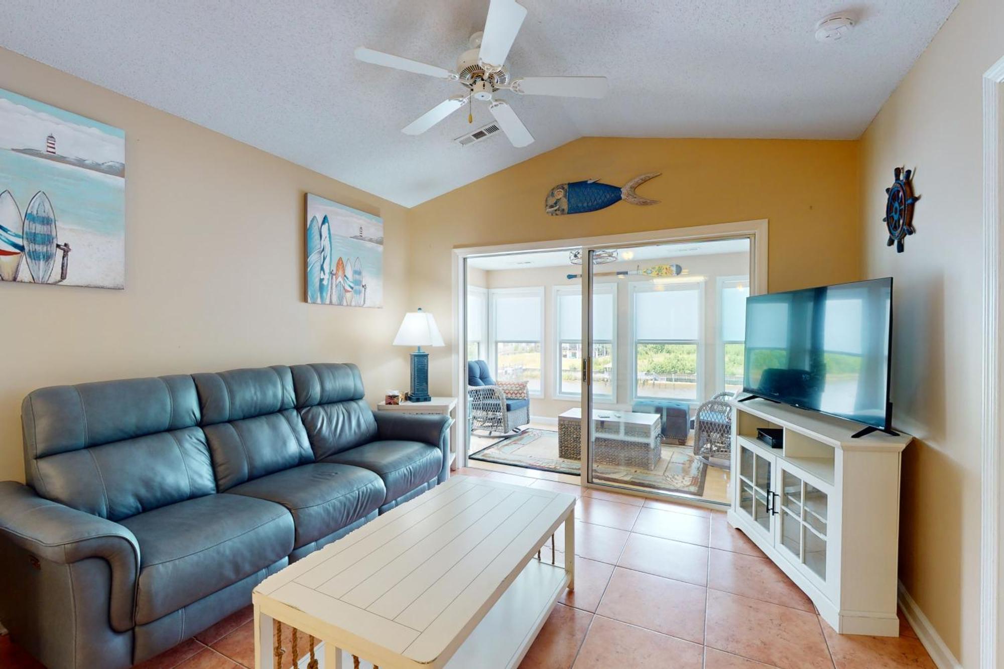 Waterway Retreat Apartment *