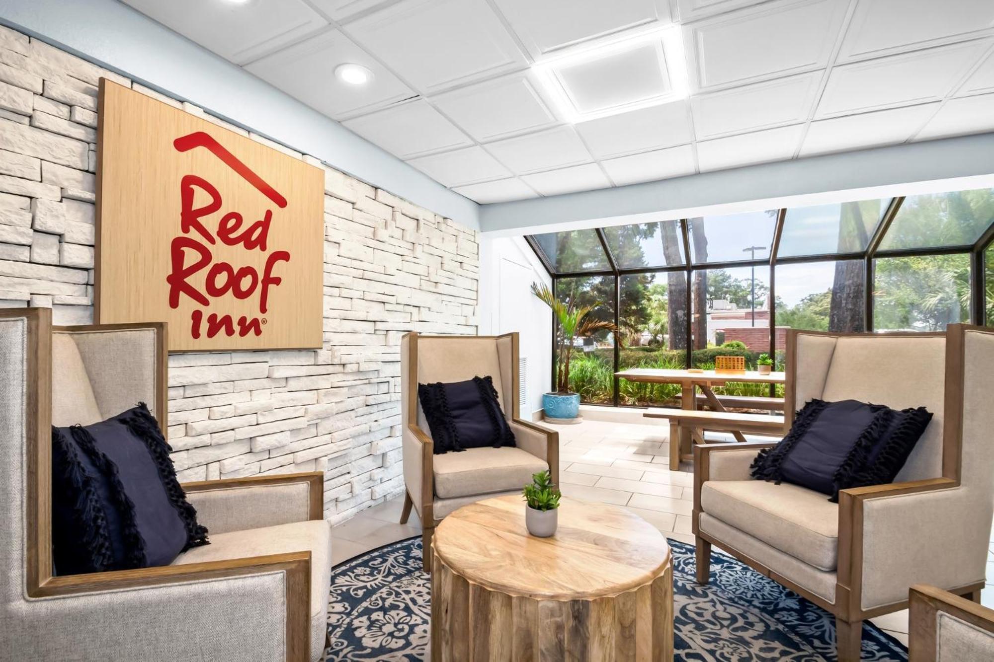 Red Roof Myrtle - Market Commons 2*