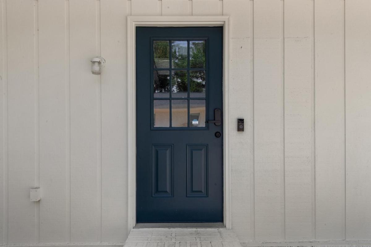 New Listing Fully Renovated 2 Min To