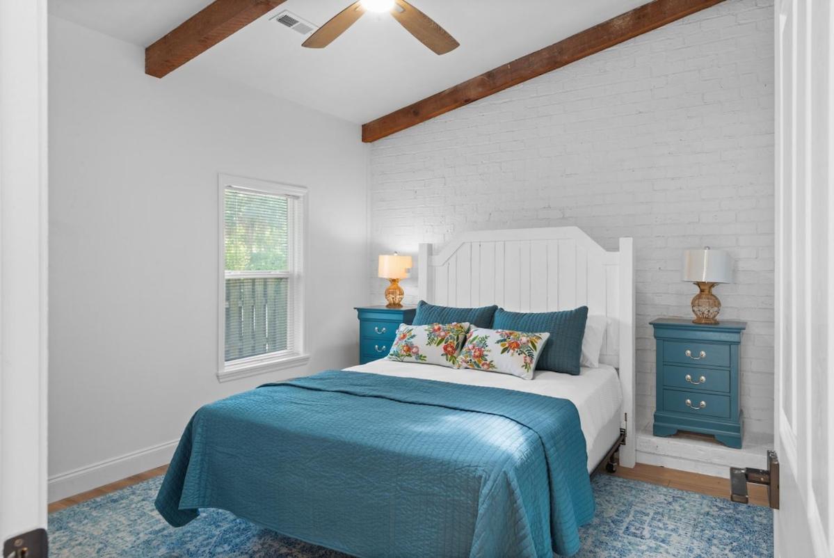 New Listing Fully Renovated 2 Min To *