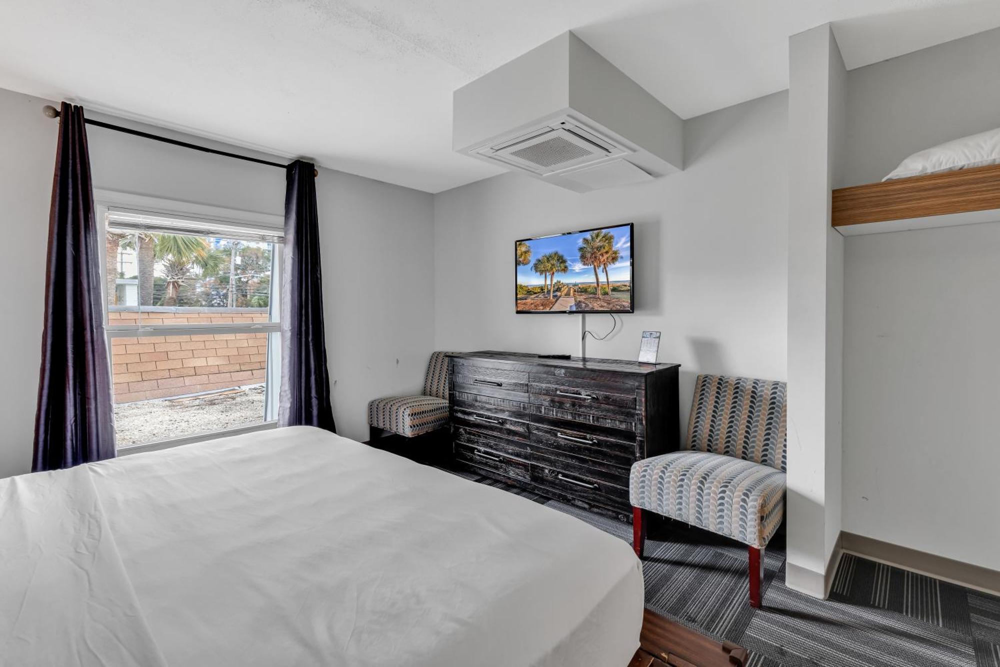 Shores Myrtle Hotel