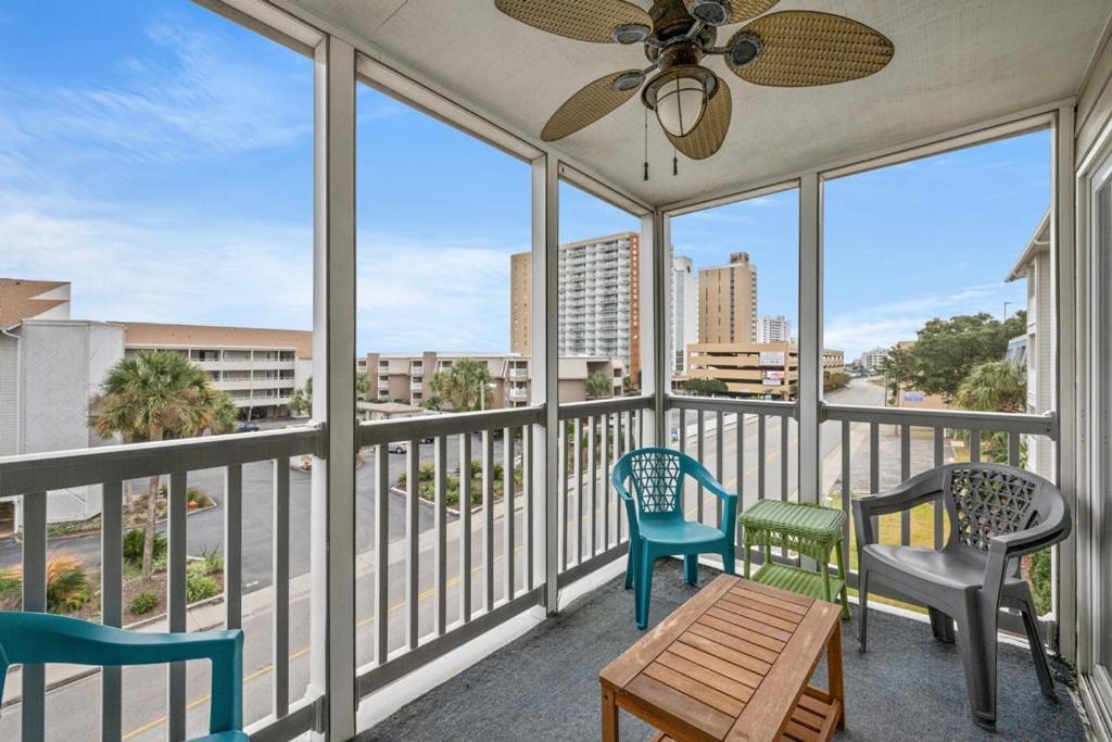 Apartment Pelicans Watch 218