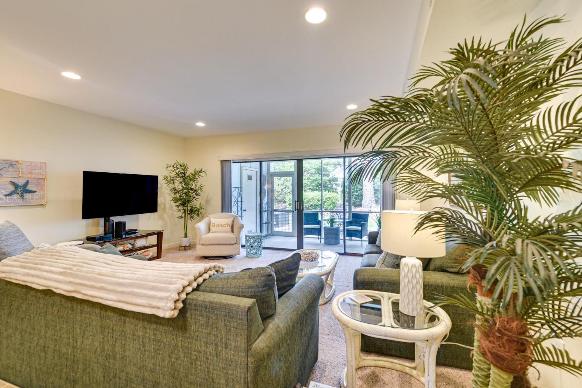 North Myrtle Townhome With Pool Access Myrtle Beach
