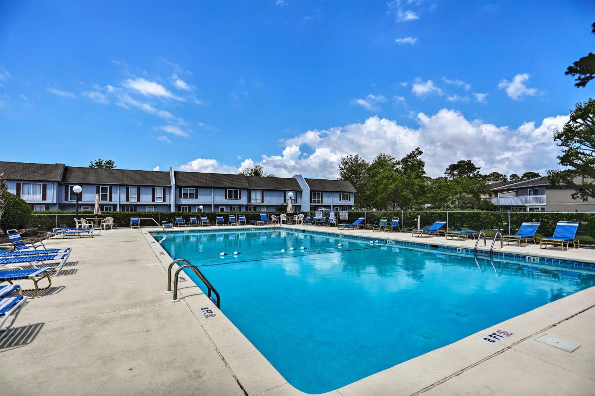 North Myrtle Townhome With Pool Access Holiday home Myrtle Beach