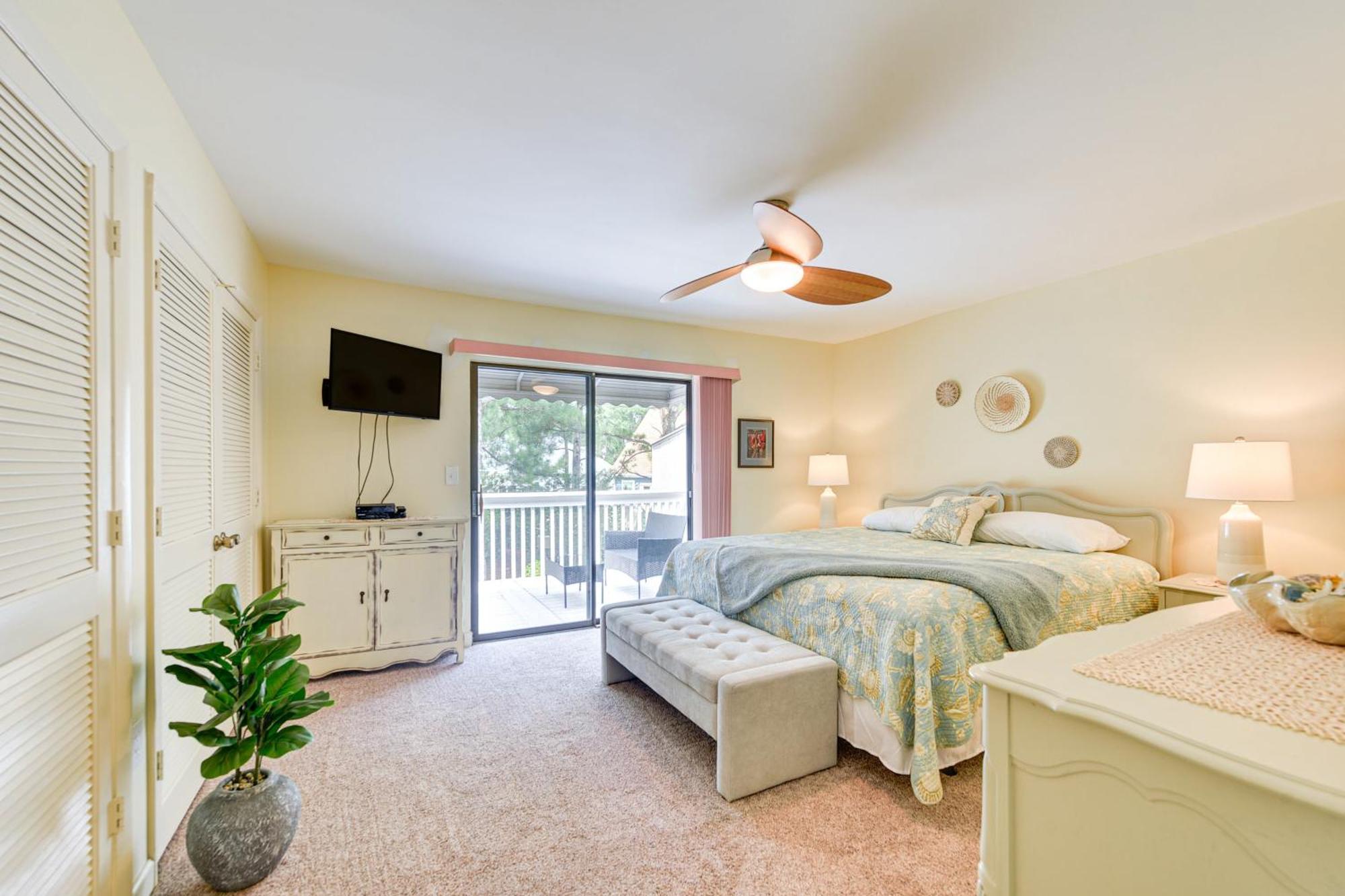 North Myrtle Townhome With Pool Access Myrtle Beach