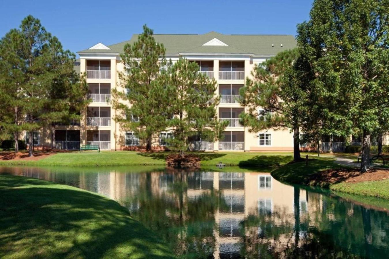 Living In 2bd With Pools, Waterslides, And Lazy River Holiday home *