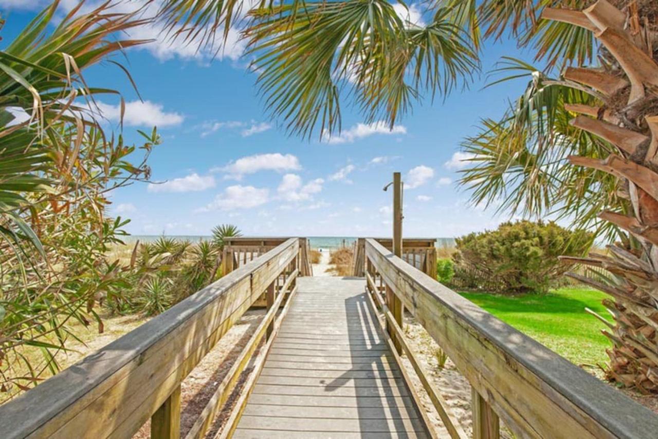 Steps To The Beach, Ocean Views, King Bed, Pool * Myrtle Beach