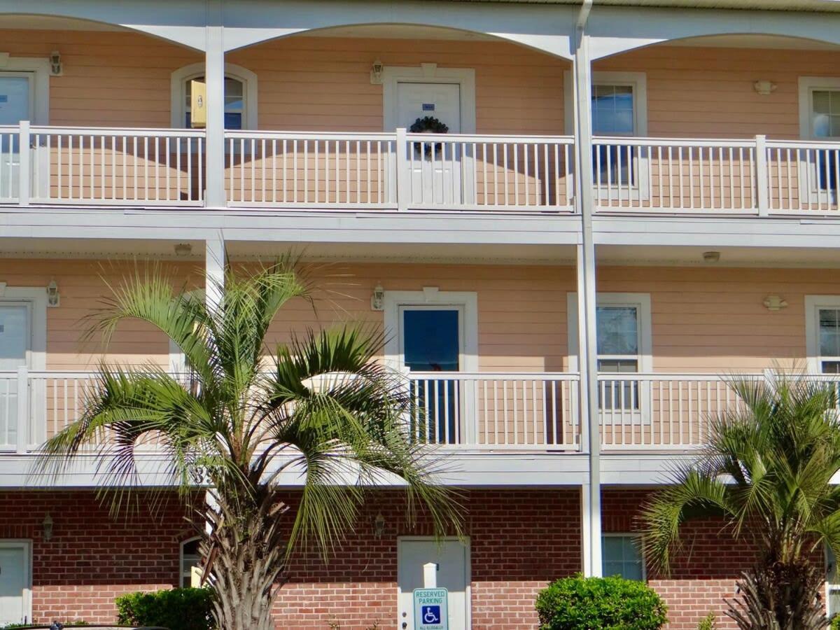 Away From In Azalea Lakes Holiday home