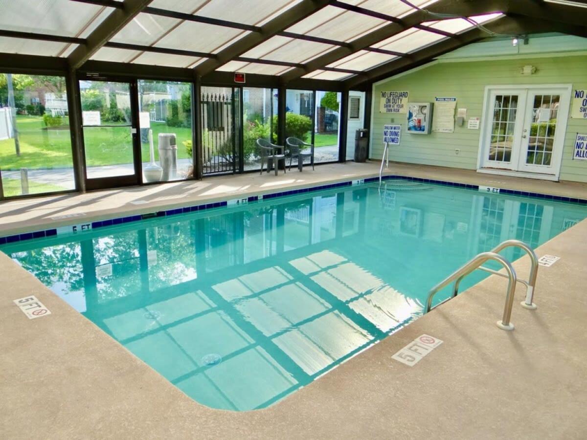 Away From In Azalea Lakes Holiday home Myrtle Beach