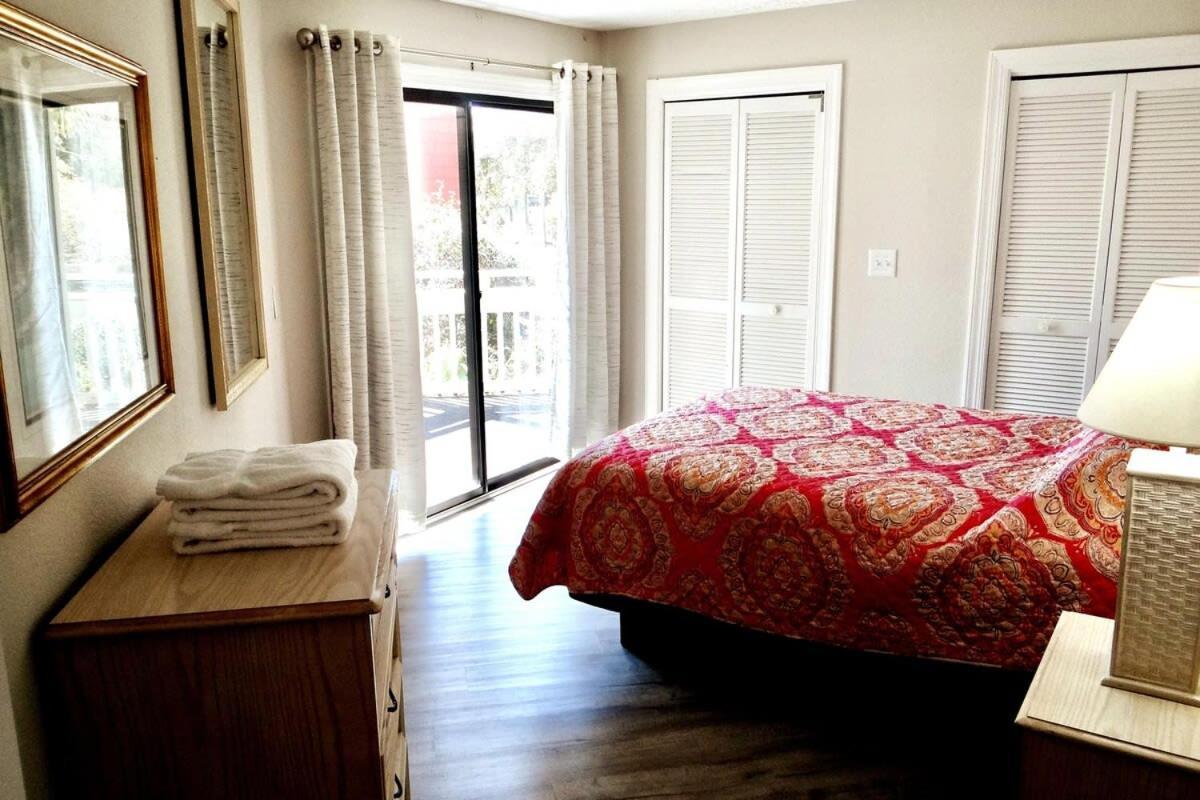 Chelsea House Unit 201 Holiday home Myrtle Beach