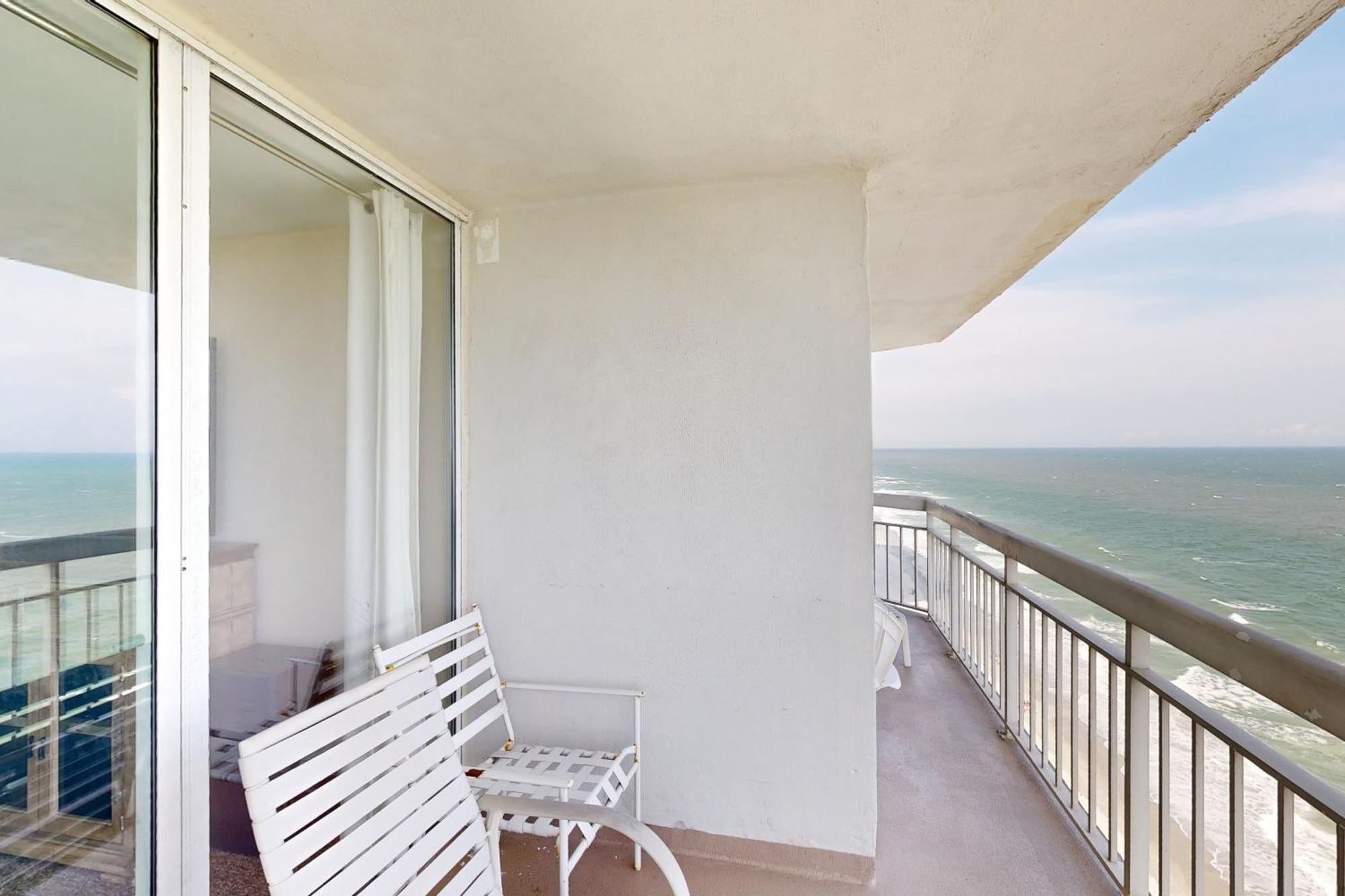 Water's Edge 1501 Apartment *