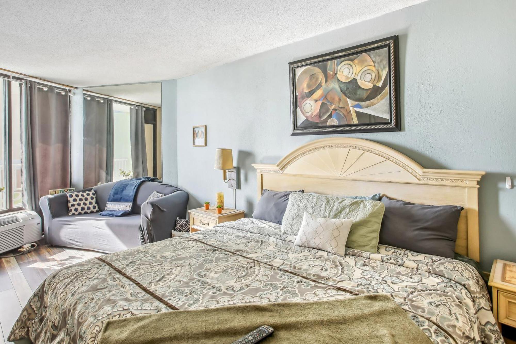 Apartment Caravelle Tower Walk To