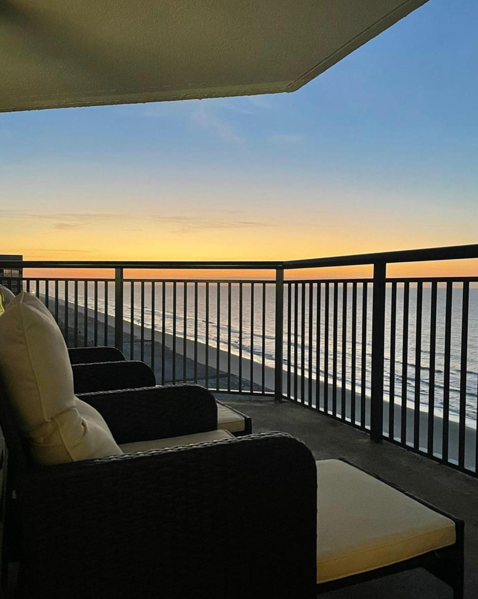 Ocean Reef - 1126 - Luxury Beachfront Unit