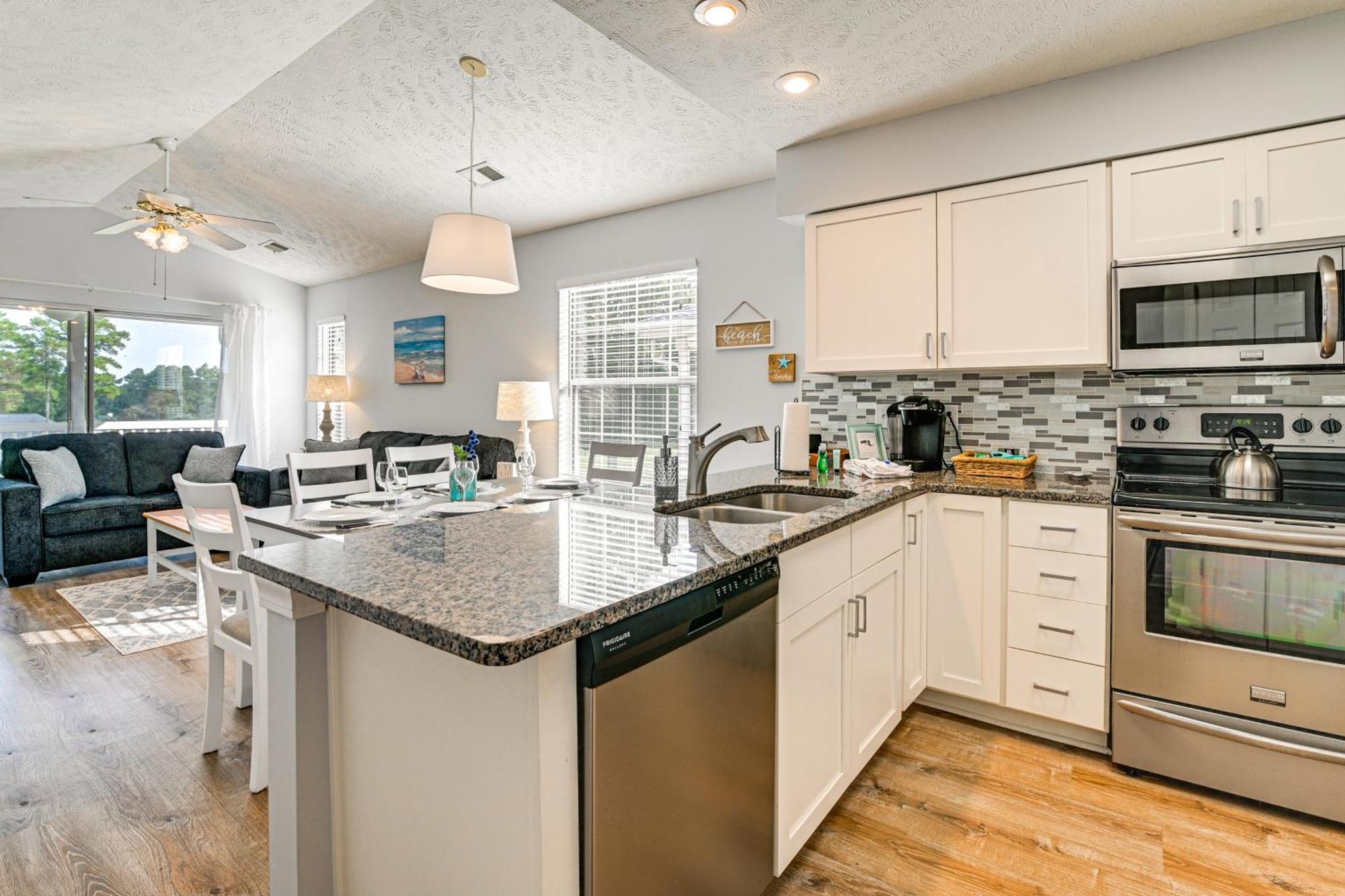Chic Myrtle With Amenity Access Apartment Myrtle Beach