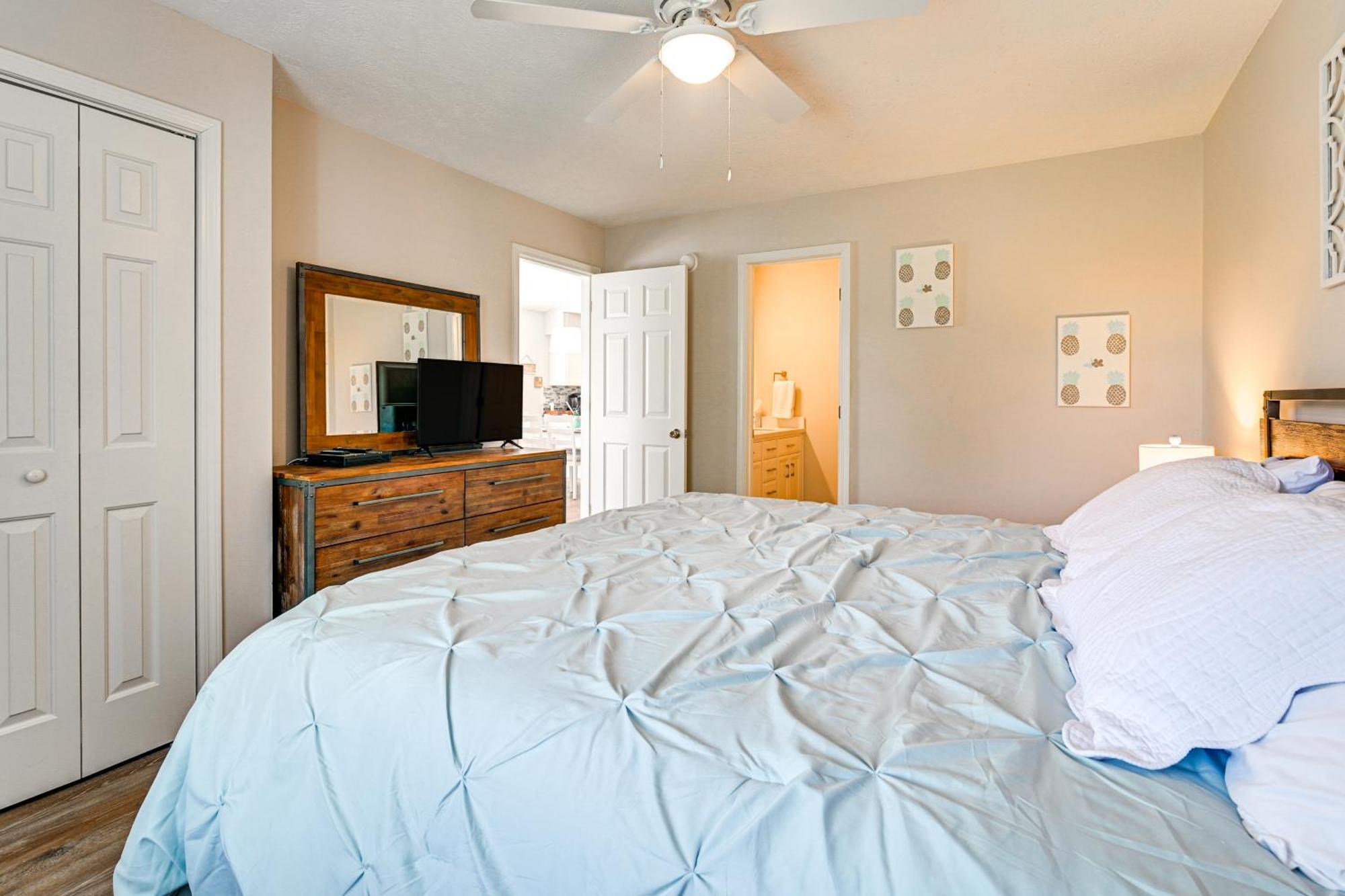 Chic Myrtle With Amenity Access *