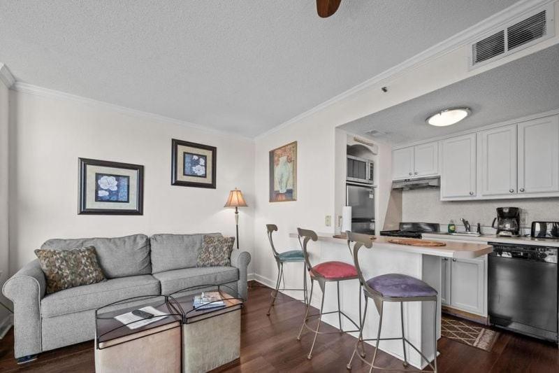Holiday home Beautiful Ocean View 1 Bedroom With Electric Fireplace-meridian 805