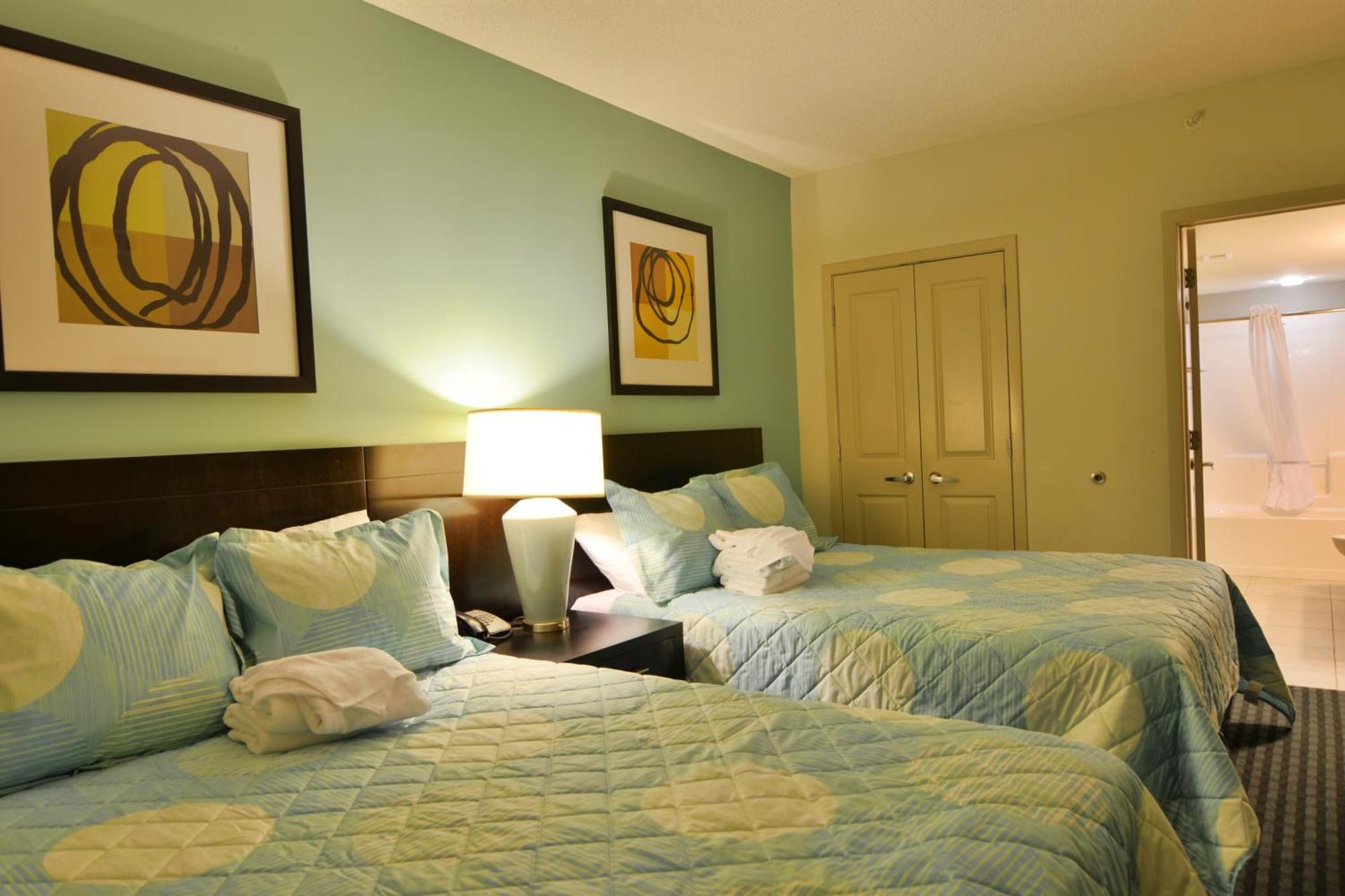 Apartment Stunning Ocean Front 2bd On The Second Floor, In Heart Of Mb *