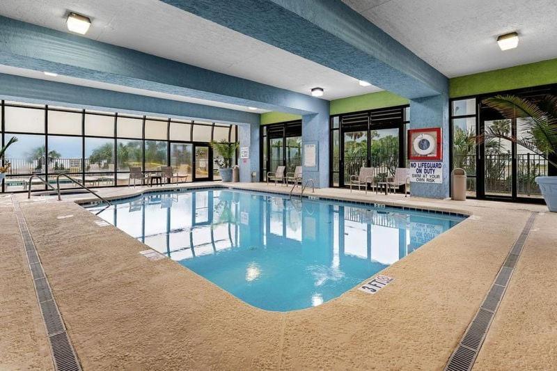 Beautiful Ocean View 1 Bedroom With Electric Fireplace-meridian 805 Holiday home *