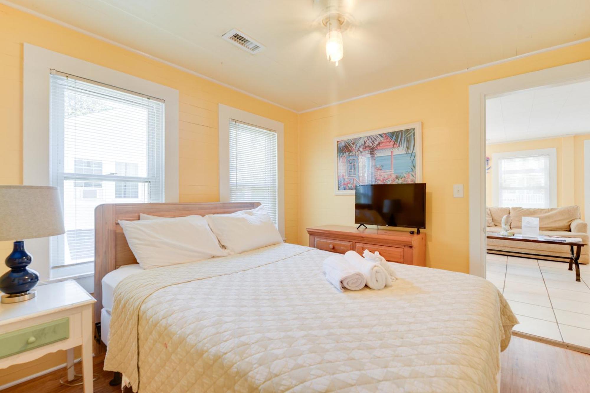 Spacious Gem With Private Pool In North Myrtle Holiday home *