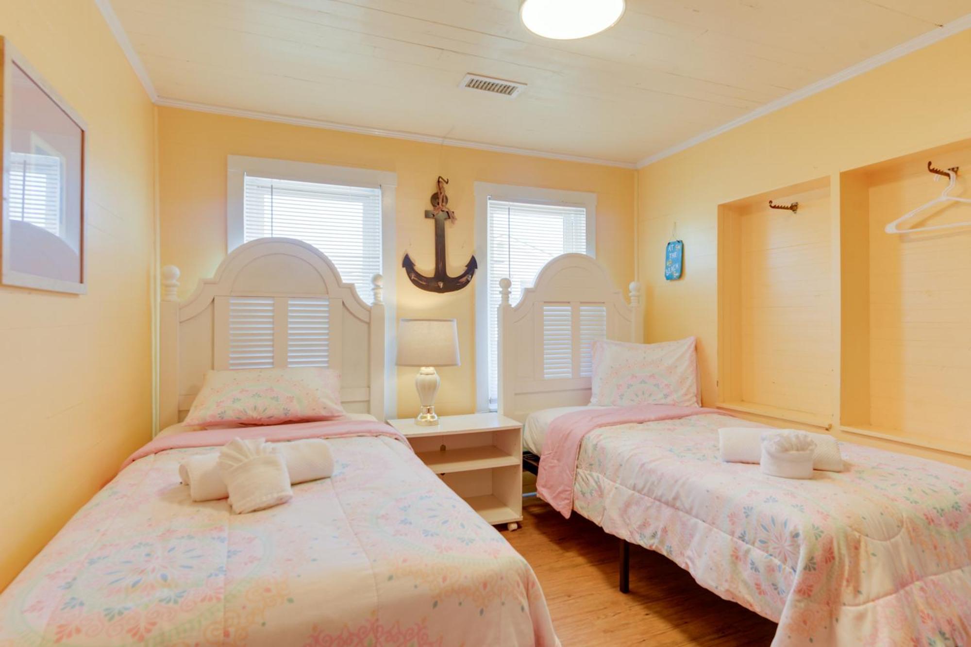 Spacious Gem With Private Pool In North Myrtle