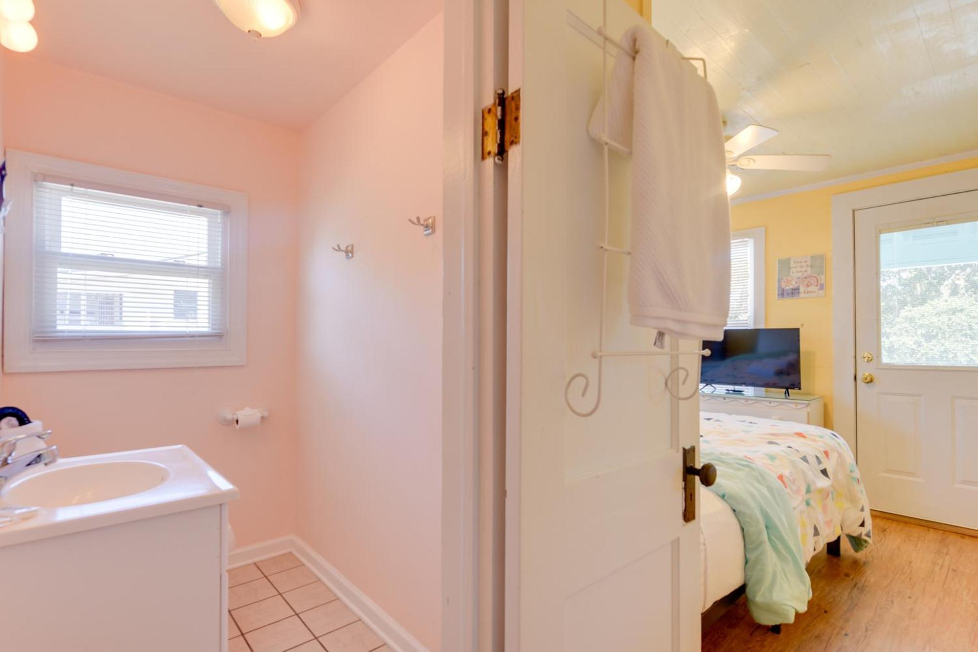 Spacious Gem With Private Pool In North Myrtle Holiday home *