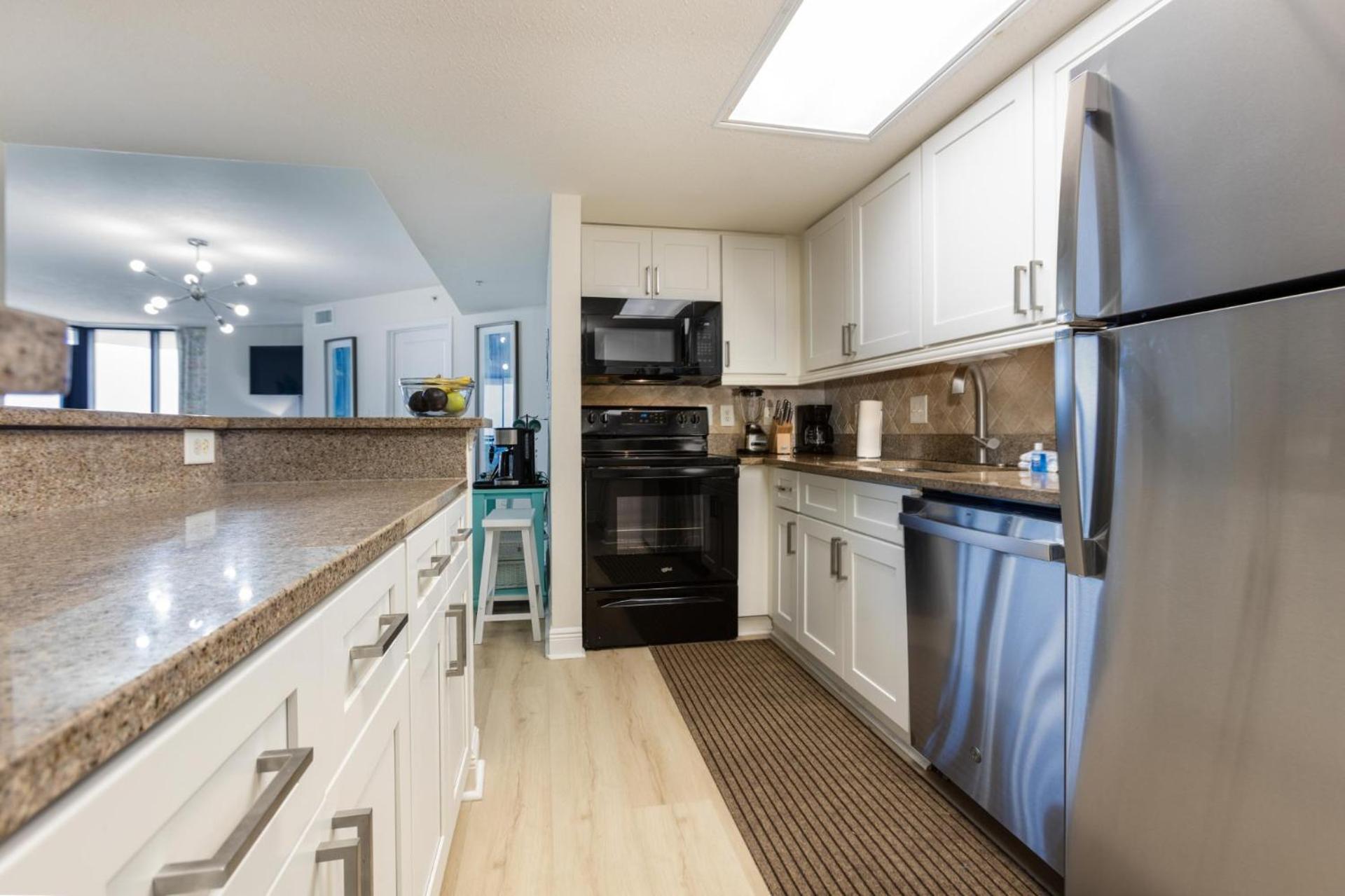Ocean Reef - 1126 - Luxury Beachfront Unit Apartment *