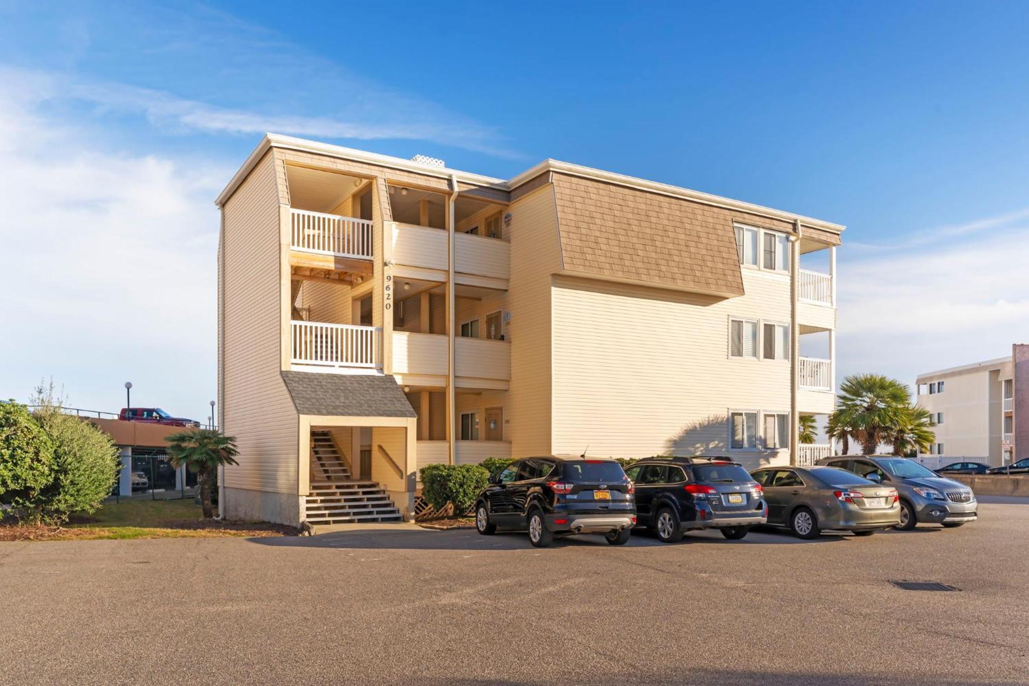 Beachside 2 Bedroom - For Good! Apartment *
