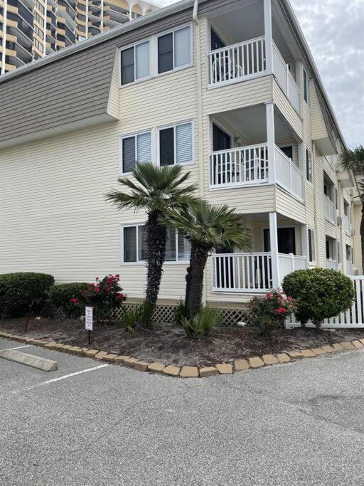 Beachside 2 Bedroom - For Good! Apartment