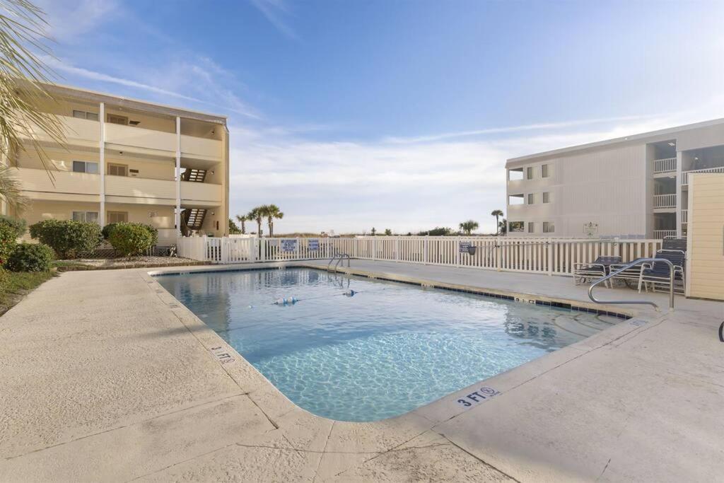 Beachside 2 Bedroom - For Good! Apartment *