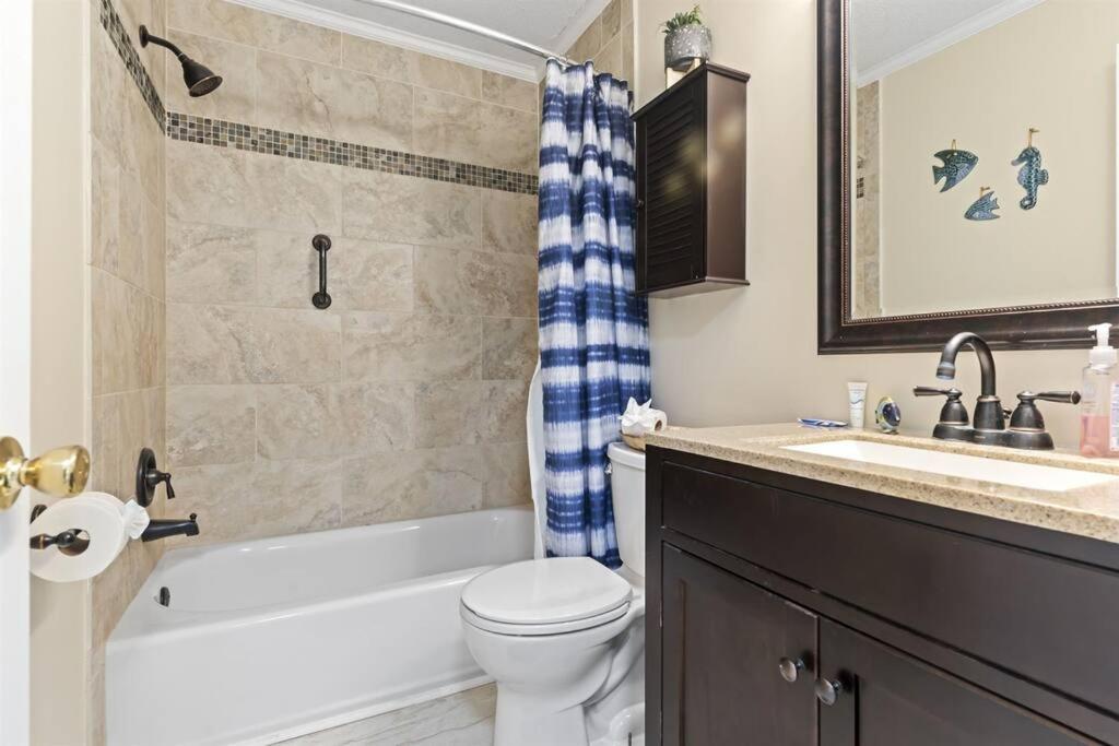 Beachside 2 Bedroom - For Good! Apartment
