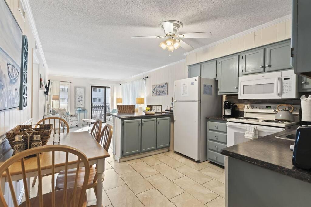 Apartment Beachside 2 Bedroom - For Good!