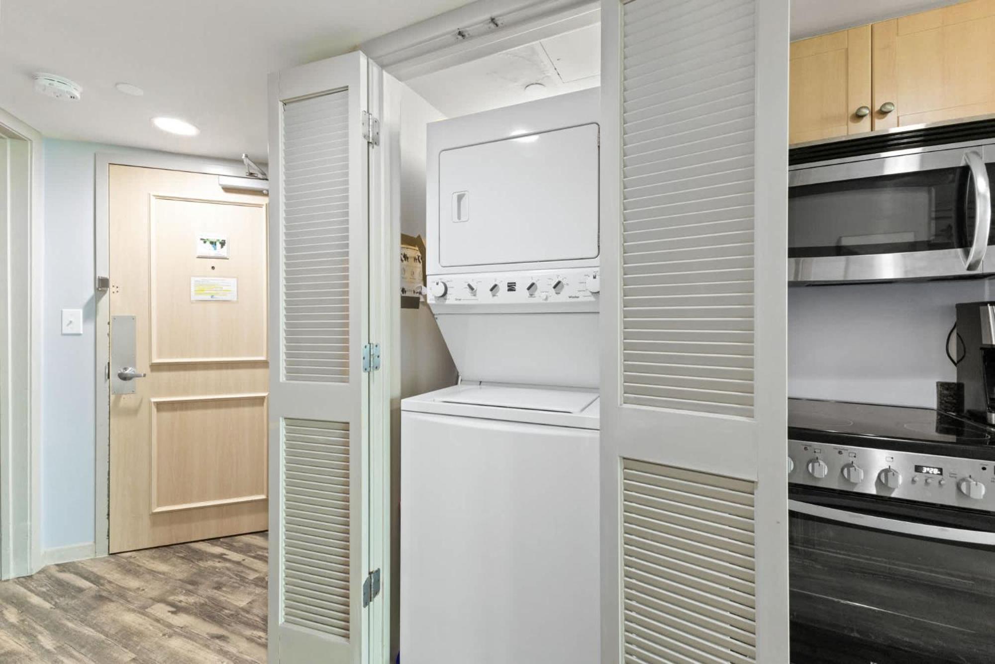 Holiday home Oceans One Unit 404 - Oceanfront *