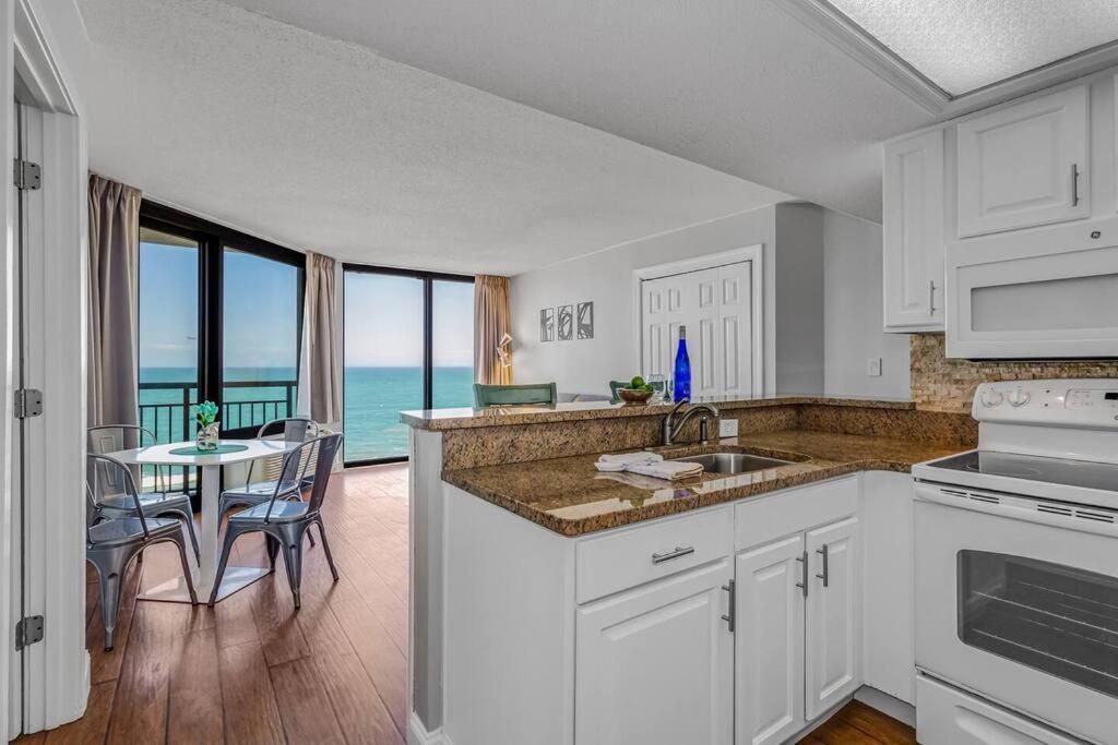 Apartment Pristine Oceanfront King Layout In Bldg 806 Myrtle Beach
