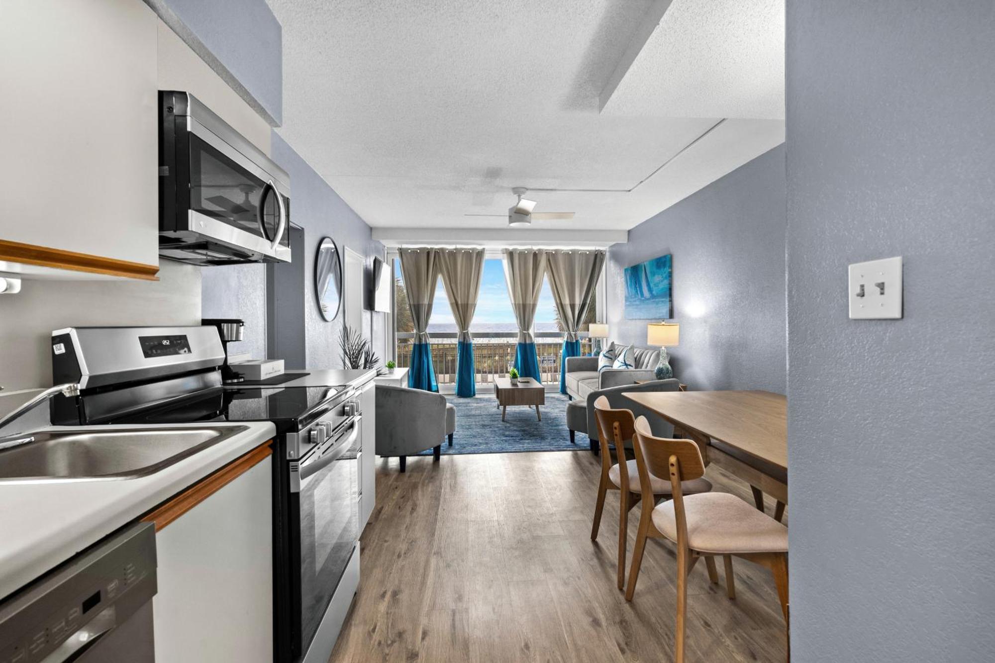Yachtsman Oceanfront Resort 3*