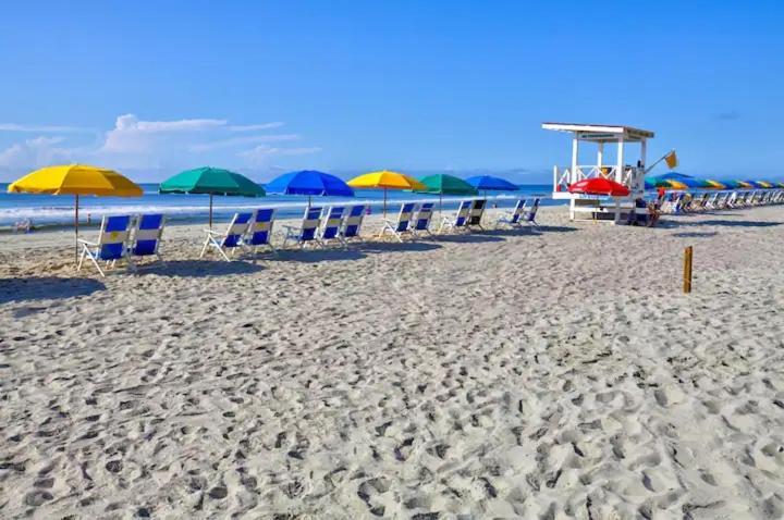 New ! Unique Oceanfront At Ocean Reef Resort-free Parking - Amazing Pools