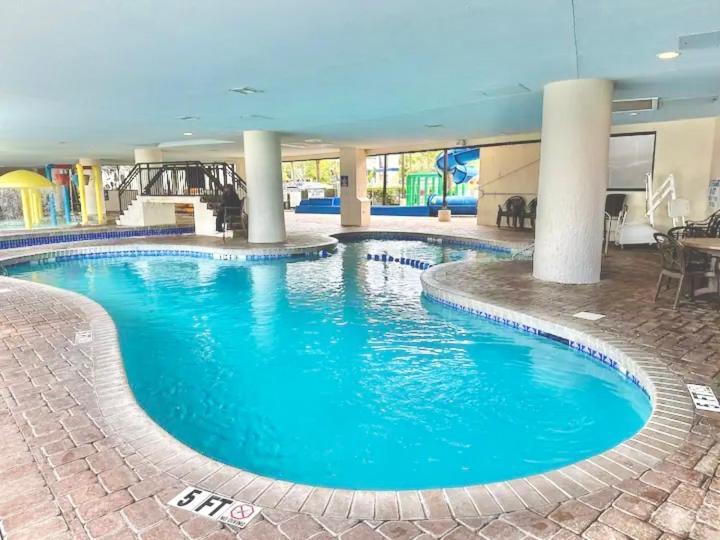 New ! Unique Oceanfront At Ocean Reef Resort-free Parking - Amazing Pools
