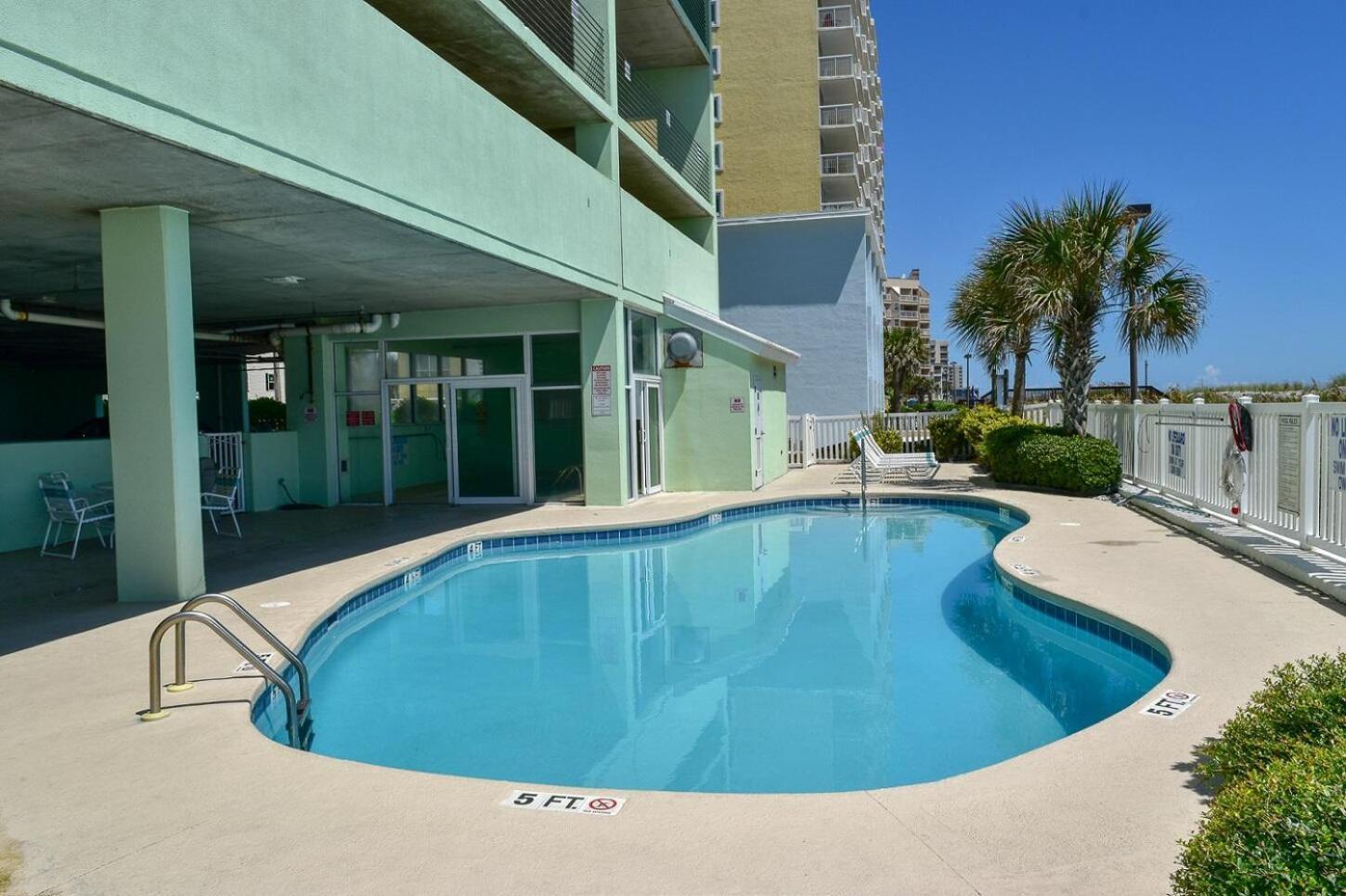 Paradise Pointe 6c *