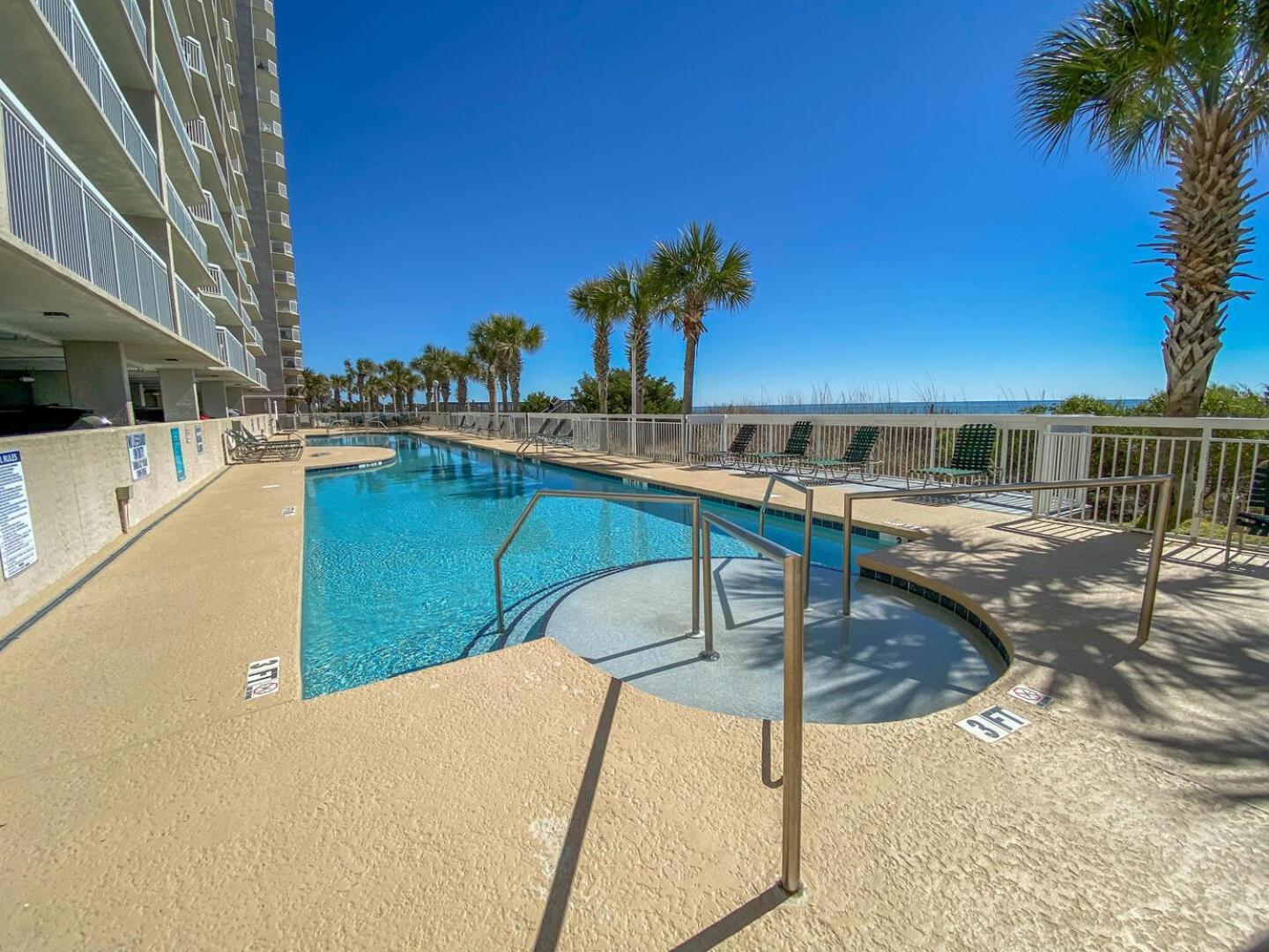 Crescent Shores 604 Apartment